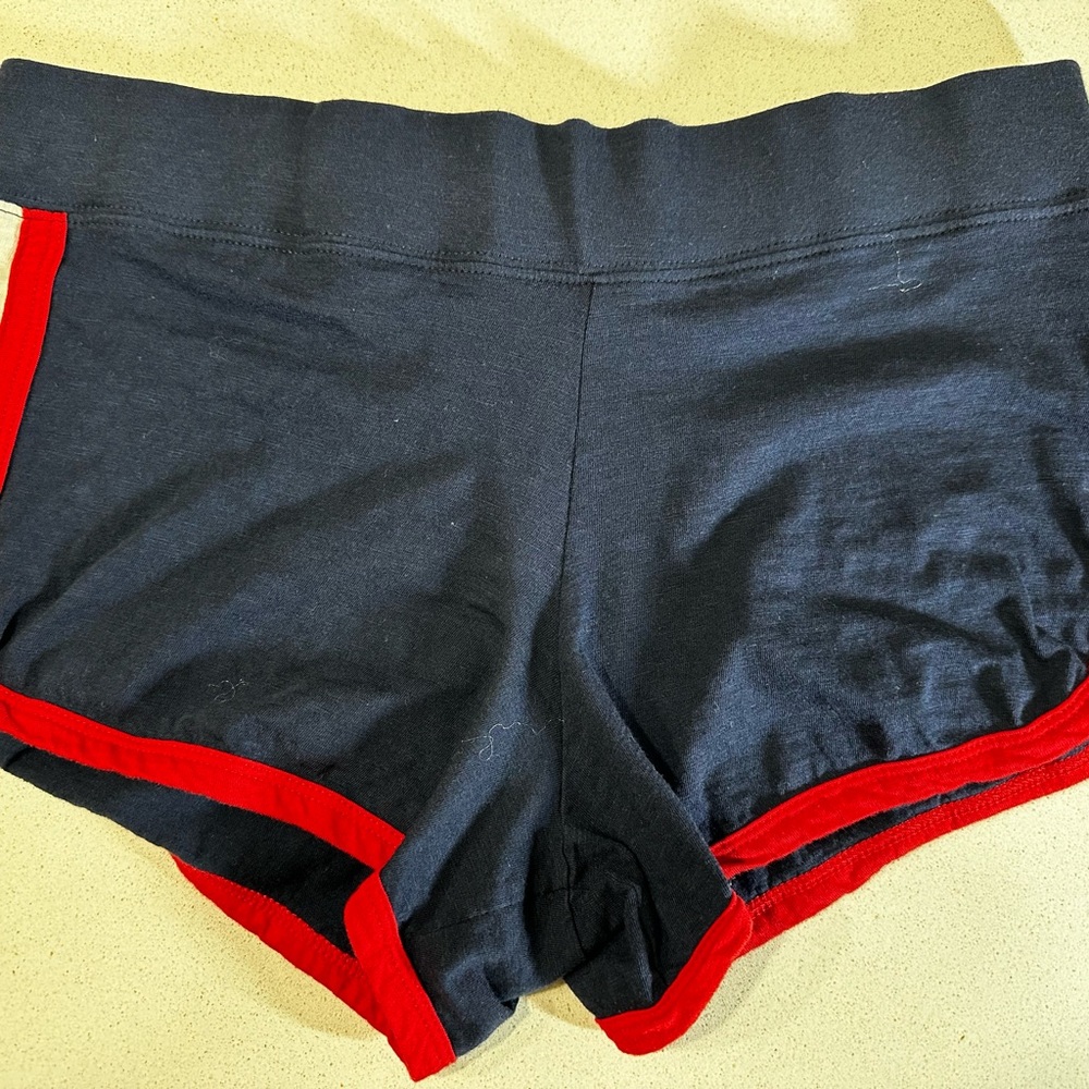 Genuine Merchandise MLB 5th & Ocean women’s shorts size S.